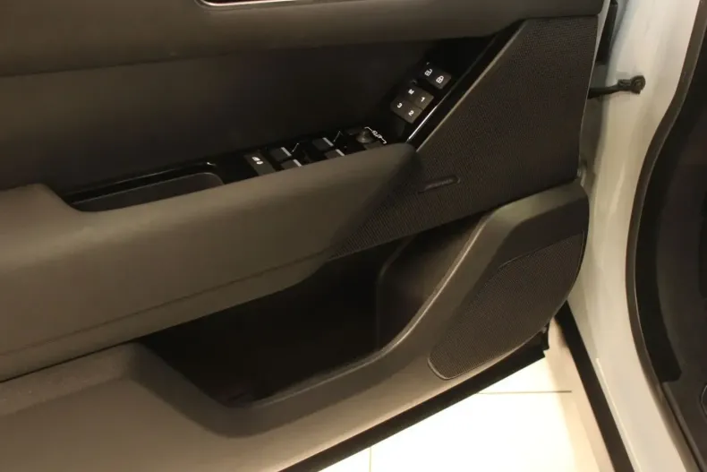 Land Rover Range Rover Velar din 2025 cu 28.200 km - oferta LAN169731 - foto 11