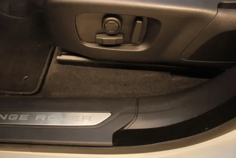 Land Rover Range Rover Velar din 2025 cu 28.200 km - oferta LAN169731 - foto 16
