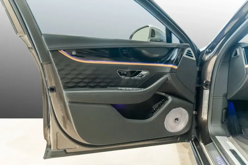 Bentley Flying Spur din 2025 cu 8.390 km - oferta BEN169735 - foto 12