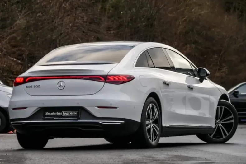 Mercedes-Benz EQE din 2025 cu 12.588 km - oferta MER169739 - foto 3