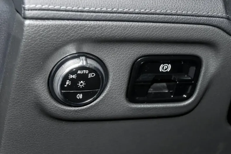 Mercedes-Benz EQE din 2025 cu 12.588 km - oferta MER169739 - foto 19