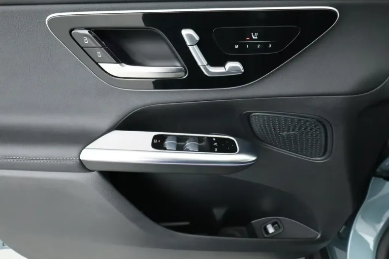 Mercedes-Benz GLC 300 din 2025 cu 15.598 km - oferta MER169745 - foto 20