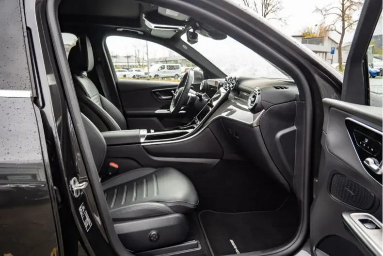 Mercedes-Benz GLC 200 din 2024 cu 19.987 km - oferta MER169755 - foto 3