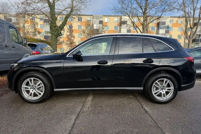 Mercedes-Benz GLC 200 din 2024 cu 20.575 km - oferta MER169762 - foto 2