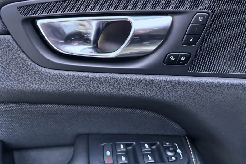 Volvo XC60 din 2022 cu 127.000 km - oferta VOL169796 - foto 21