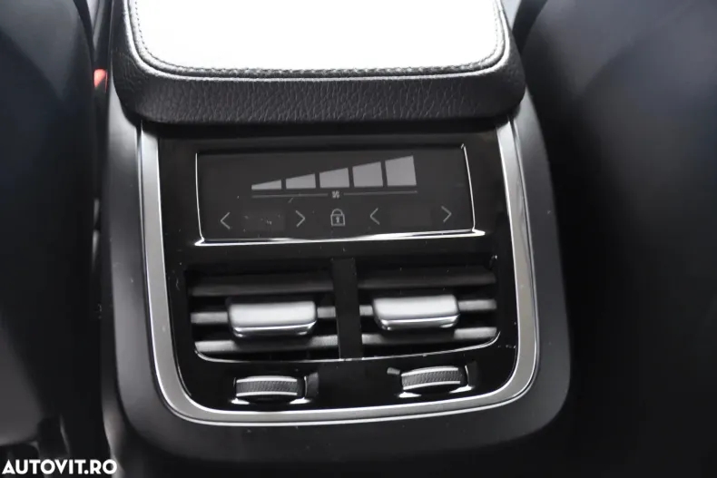 Volvo XC90 din 2021 cu 104.000 km - oferta VOL169803 - foto 10