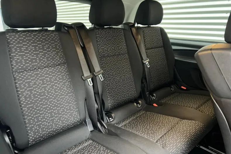 Mercedes-Benz Vito din 2025 cu 1.800 km - oferta MER169807 - foto 24