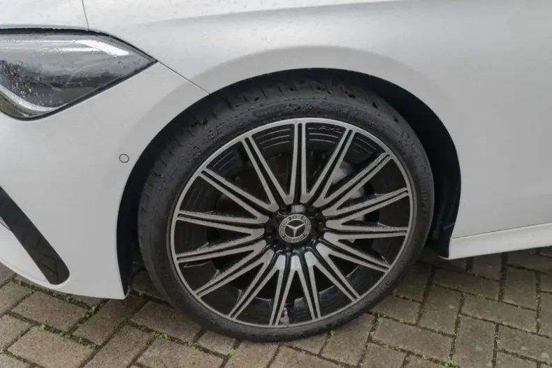 Mercedes-Benz CLE 220 din 2024 cu 26.670 km - oferta MER169829 - foto 3