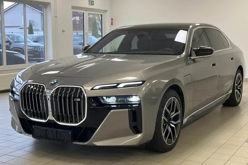 BMW 760 din 2023 cu 77.000 km - oferta BMW169863 - foto 1