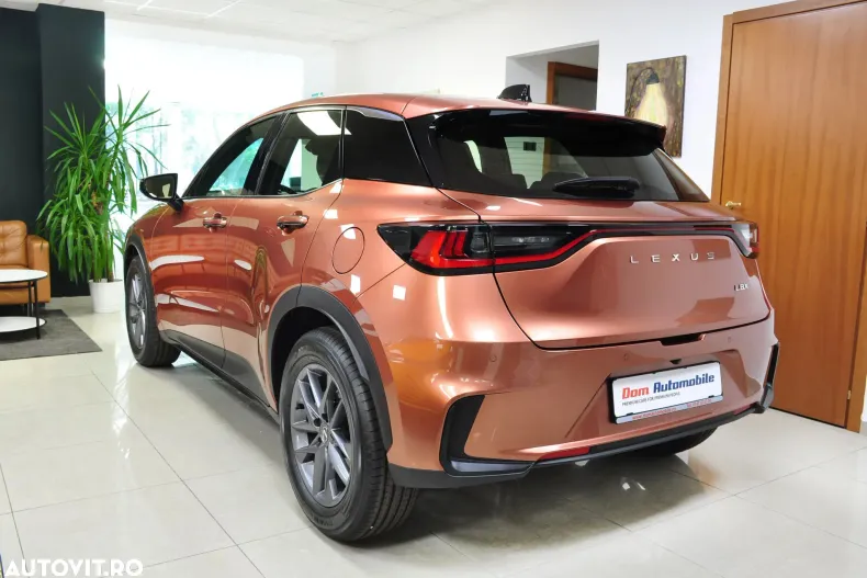 Lexus LBX din 2025 cu 3 km - oferta LEX169870 - foto 6