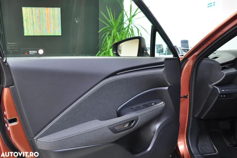 Lexus LBX din 2025 cu 3 km - oferta LEX169870 - foto 9