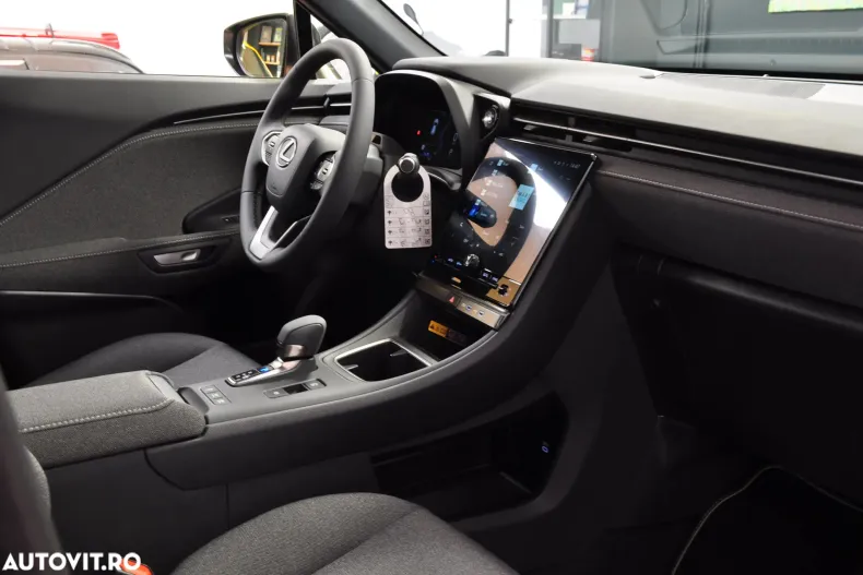 Lexus LBX din 2025 cu 3 km - oferta LEX169870 - foto 12
