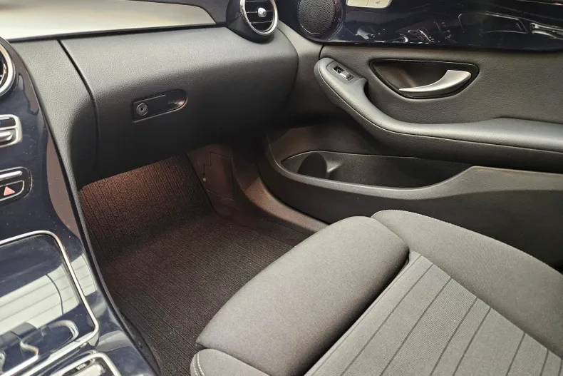 Mercedes-Benz C din 2021 cu 77.000 km - oferta MER169872 - foto 27