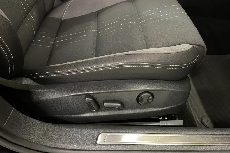 Volkswagen Passat Alltrack din 2021 cu 140.087 km - oferta VOL169883 - foto 31