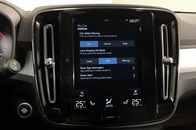 Volvo XC40 din 2020 cu 98.953 km - oferta VOL169885 - foto 19