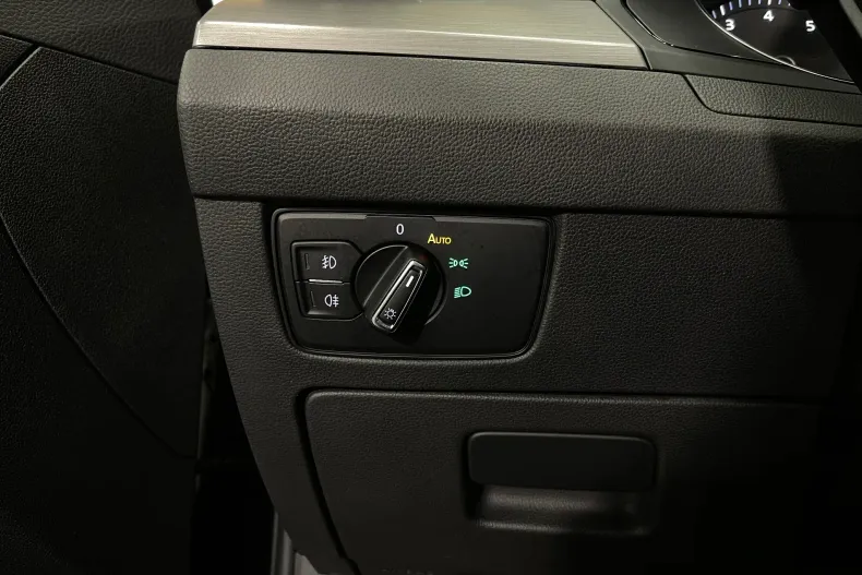 Volkswagen Passat din 2021 cu 39.325 km - oferta VOL169893 - foto 22