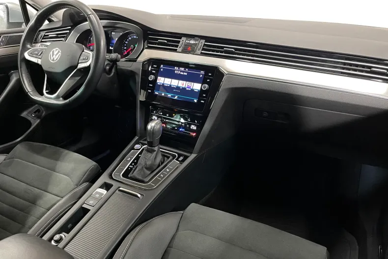 Volkswagen Passat din 2021 cu 85.830 km - oferta VOL169894 - foto 8