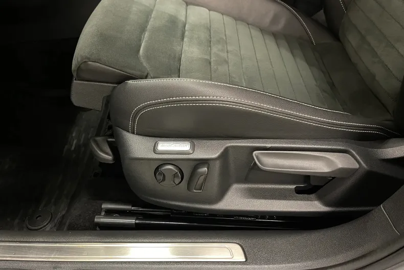 Volkswagen Passat din 2021 cu 85.830 km - oferta VOL169894 - foto 21