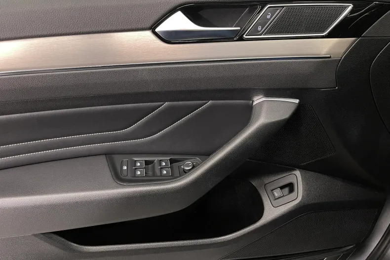 Volkswagen Passat din 2021 cu 85.830 km - oferta VOL169894 - foto 22