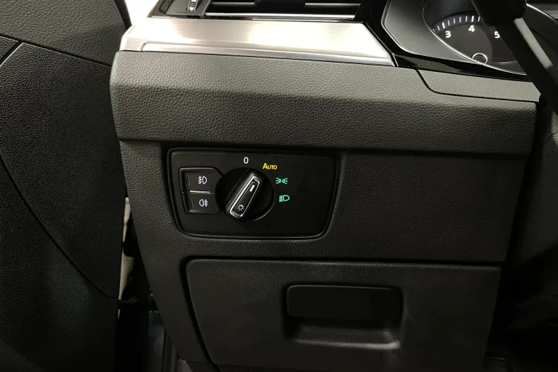 Volkswagen Passat din 2021 cu 85.830 km - oferta VOL169894 - foto 23