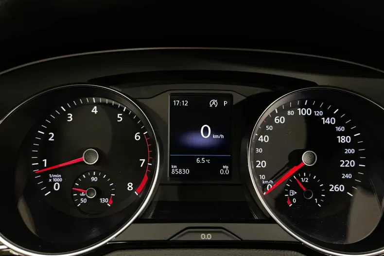 Volkswagen Passat din 2021 cu 85.830 km - oferta VOL169894 - foto 25