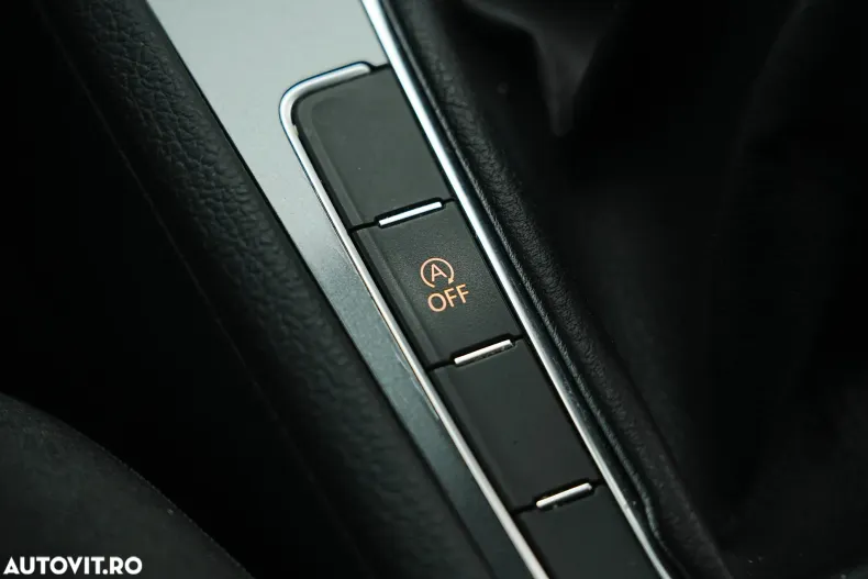 Volkswagen Golf din 2020 cu 64.000 km - oferta VOL169918 - foto 33