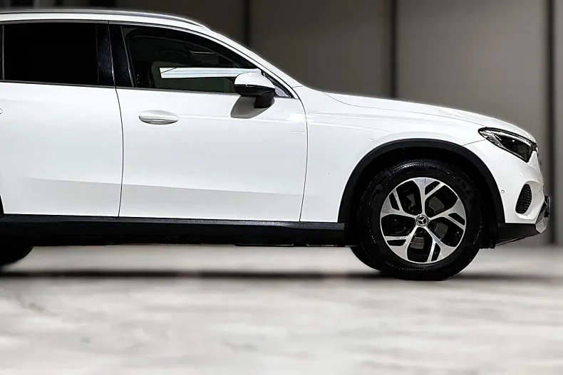 Mercedes-Benz GLC din 2023 cu 34.905 km - oferta MER169923 - foto 6