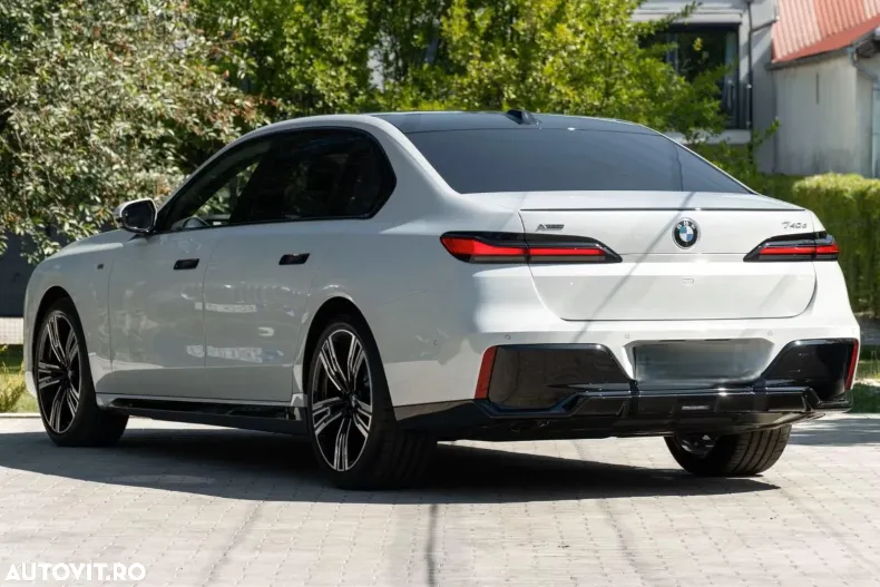 BMW Seria 7 din 2024 cu 16.200 km - oferta BMW169924 - foto 6