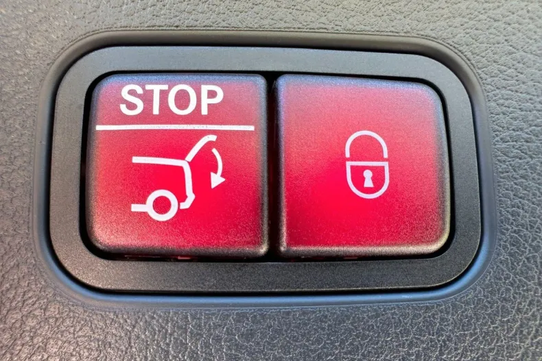 Mercedes-Benz GLC Coupe din 2025 cu 50 km - oferta MER169926 - foto 25