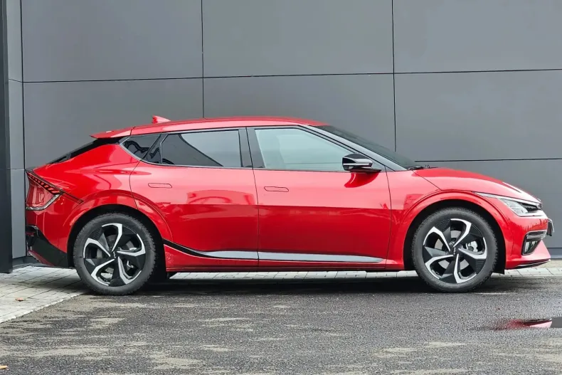 Kia EV6 din 2023 cu 12.900 km - oferta KIA169942 - foto 4