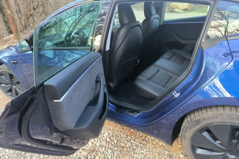 Tesla Model 3 din 2024 cu 10.700 km - oferta TES169960 - foto 11