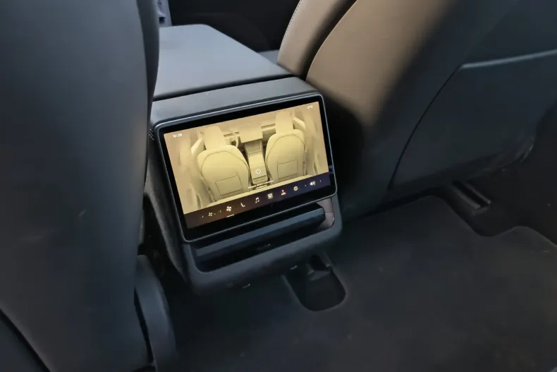 Tesla Model 3 din 2024 cu 10.700 km - oferta TES169960 - foto 12