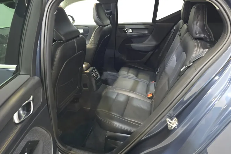 Volvo XC40 din 2021 cu 123.785 km - oferta VOL169971 - foto 13