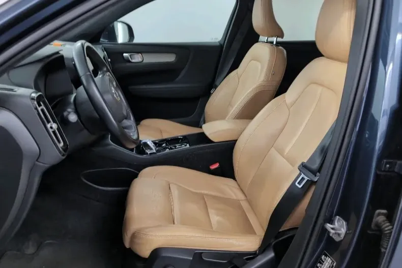 Volvo XC40 din 2020 cu 130.163 km - oferta VOL169975 - foto 7