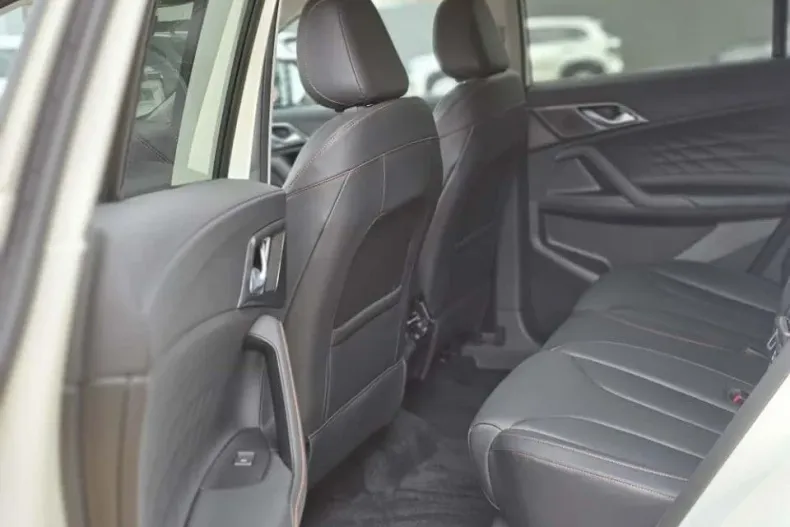 MG HS din 2025 cu 2.000 km - oferta MG0169984 - foto 8