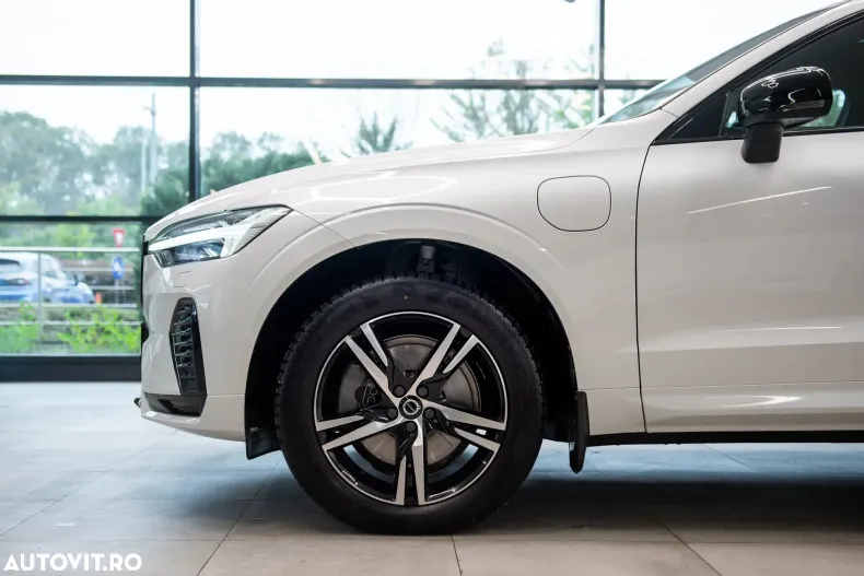 Volvo XC60 din 2021 cu 42.900 km - oferta VOL169989 - foto 10