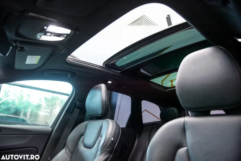 Volvo XC60 din 2021 cu 42.900 km - oferta VOL169989 - foto 13