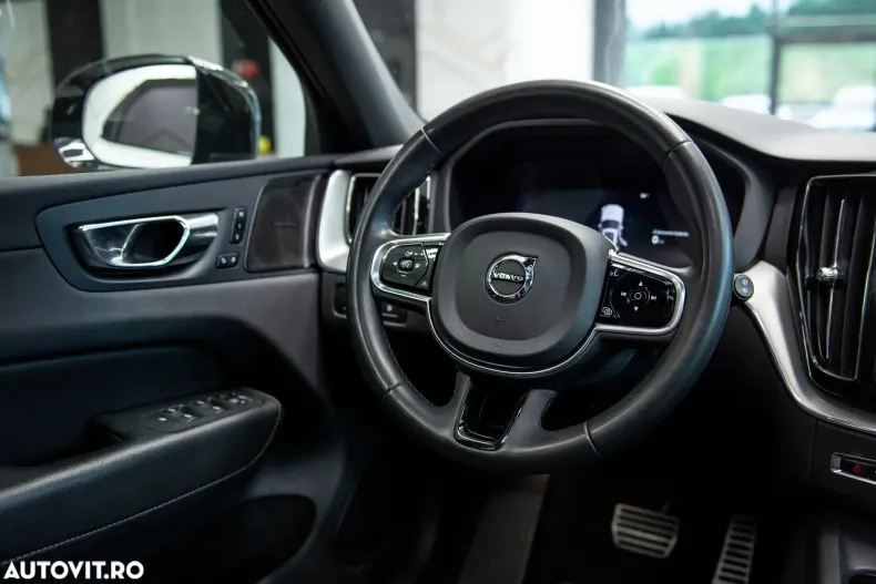 Volvo XC60 din 2021 cu 42.900 km - oferta VOL169989 - foto 27