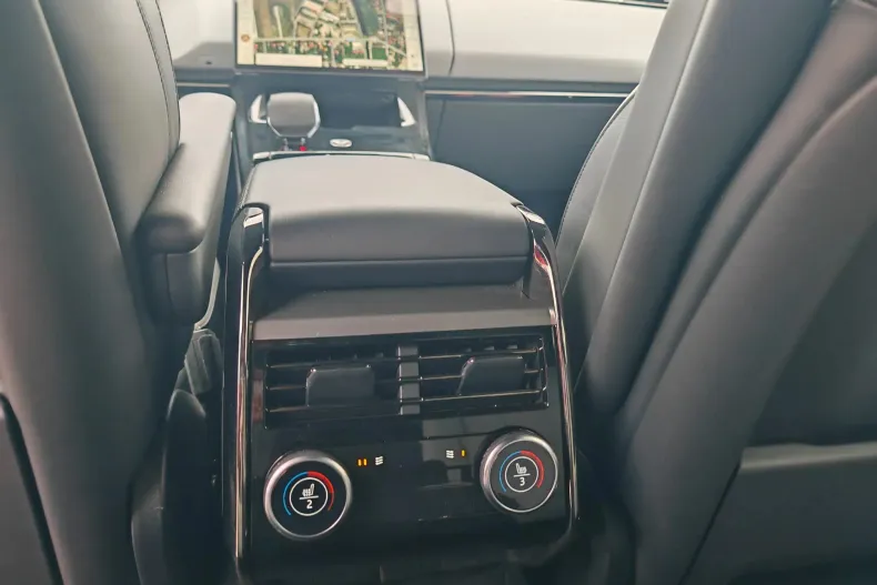 Land Rover Range Rover Sport din 2024 cu 20.609 km - oferta LAN169991 - foto 10