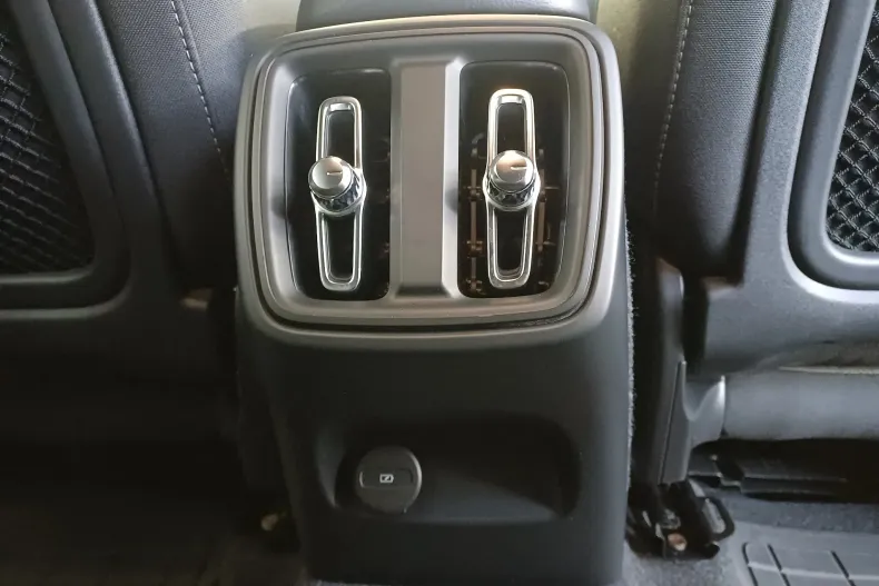 Volvo XC40 din 2022 cu 112.513 km - oferta VOL169994 - foto 28