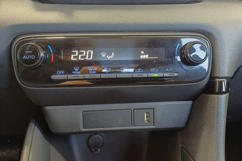 Toyota Yaris din 2022 cu 56.587 km - oferta TOY169995 - foto 17