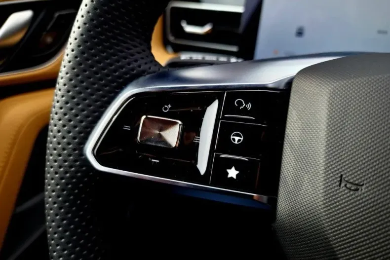 MG HS din 2025 cu 1 km - oferta MG0170013 - foto 18