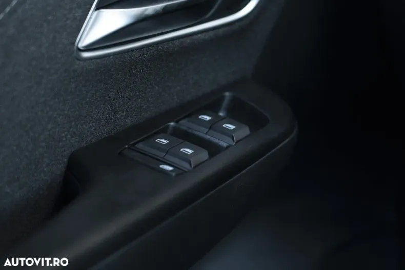 MG ZS HEV din 2025 cu 1 km - oferta MG0170014 - foto 25