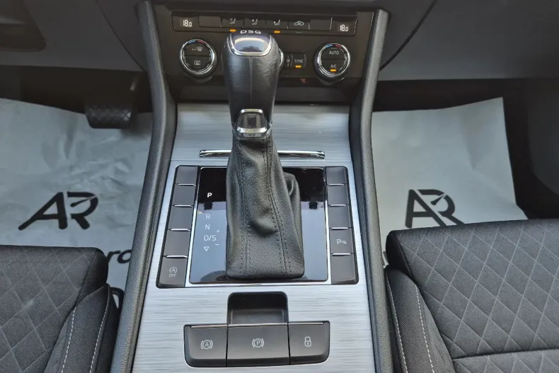 Skoda Superb din 2022 cu 150.231 km - oferta SKO170033 - foto 18