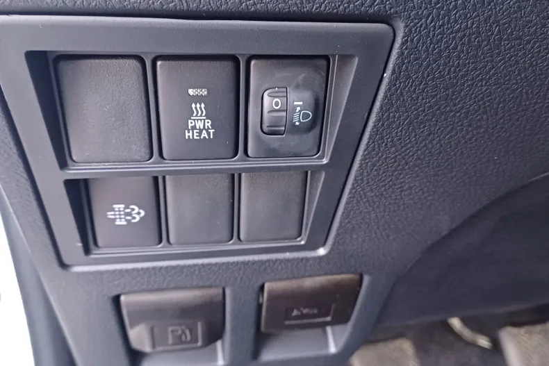 Toyota Hilux din 2023 cu 1 km - oferta TOY170043 - foto 9