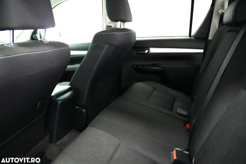 Toyota Hilux din 2023 cu 110.000 km - oferta TOY170054 - foto 9