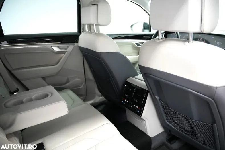 Volkswagen Touareg din 2023 cu 43.000 km - oferta VOL170059 - foto 11