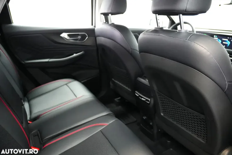 BAIC X75 din 2023 cu 3.200 km - oferta BAI170061 - foto 11
