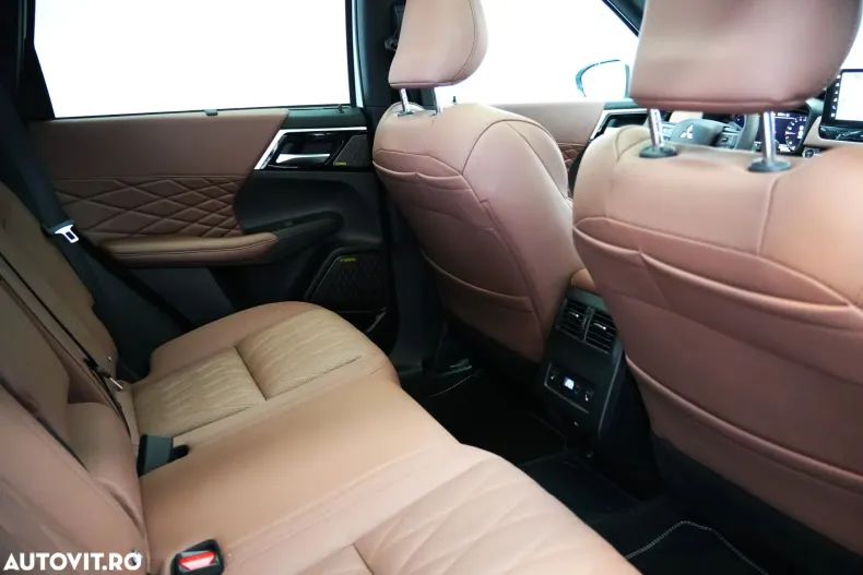 Mitsubishi Outlander din 2025 cu 4.000 km - oferta MIT170062 - foto 11