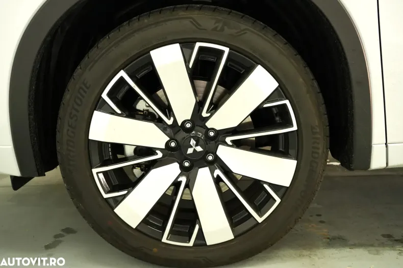 Mitsubishi Outlander din 2025 cu 4.000 km - oferta MIT170062 - foto 12